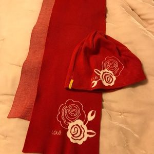 Lolë scarf and tuque